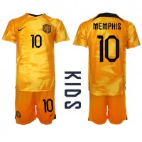 Holland Memphis Depay #10 Hjemmebanesæt Børn VM 2022 Kortærmet (+ Korte bukser)